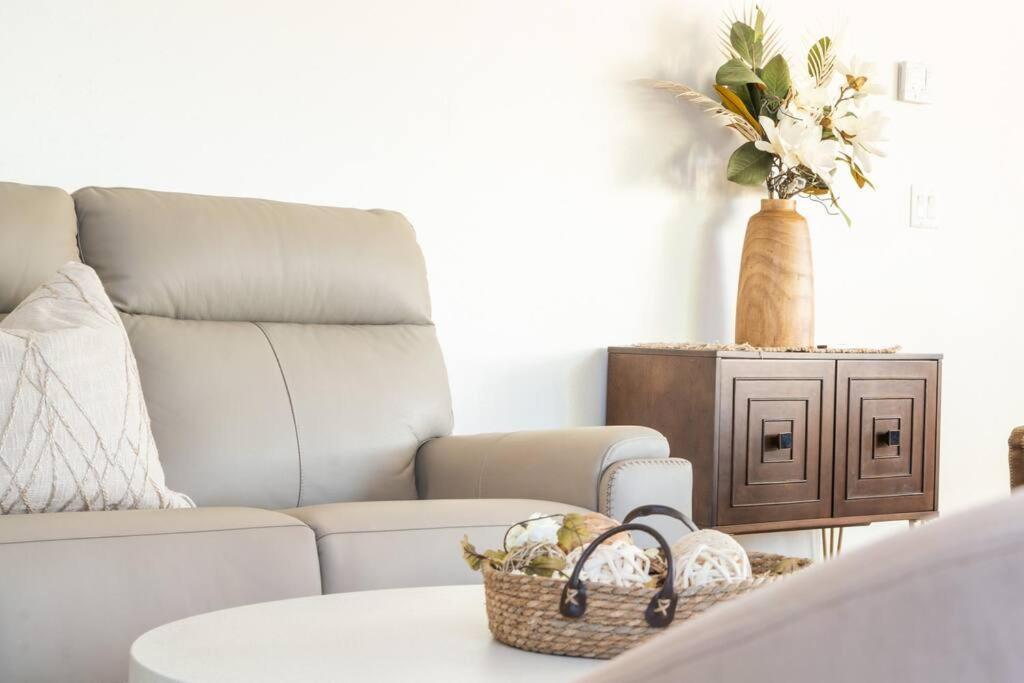 Rustic Gold Retreat Villa Кейнаб Екстериор снимка